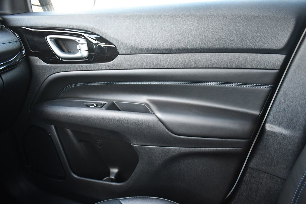 New 2026 Jeep Compass Latitude image 16