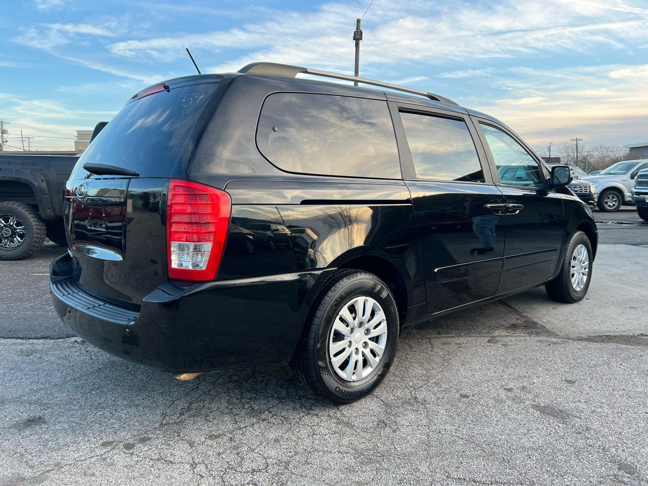 Used 2012 Kia Sedona LX FWD image 6