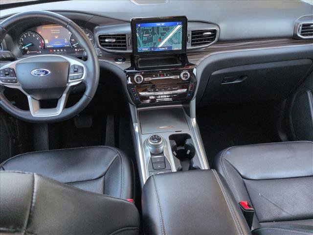Used 2023 Ford Explorer Limited image 16