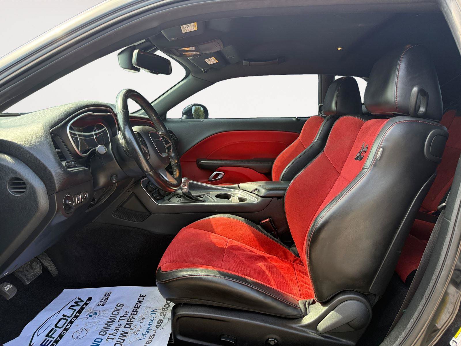 Used 2018 Dodge Challenger R/T Scat Pack w/ Leather Interior Group RWD image 10