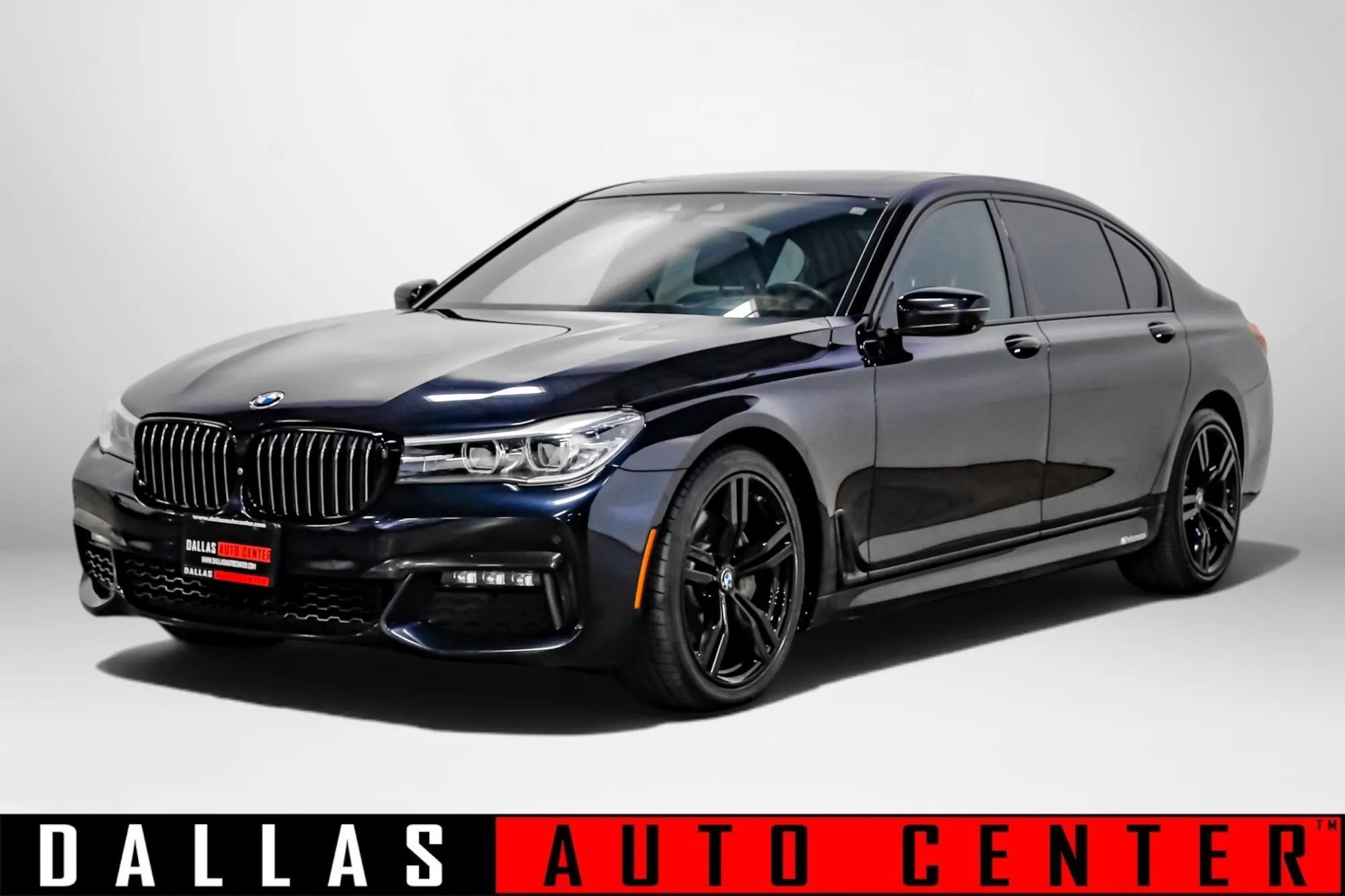 Used 2019 BMW 740i w/ Executive Package RWD image 3