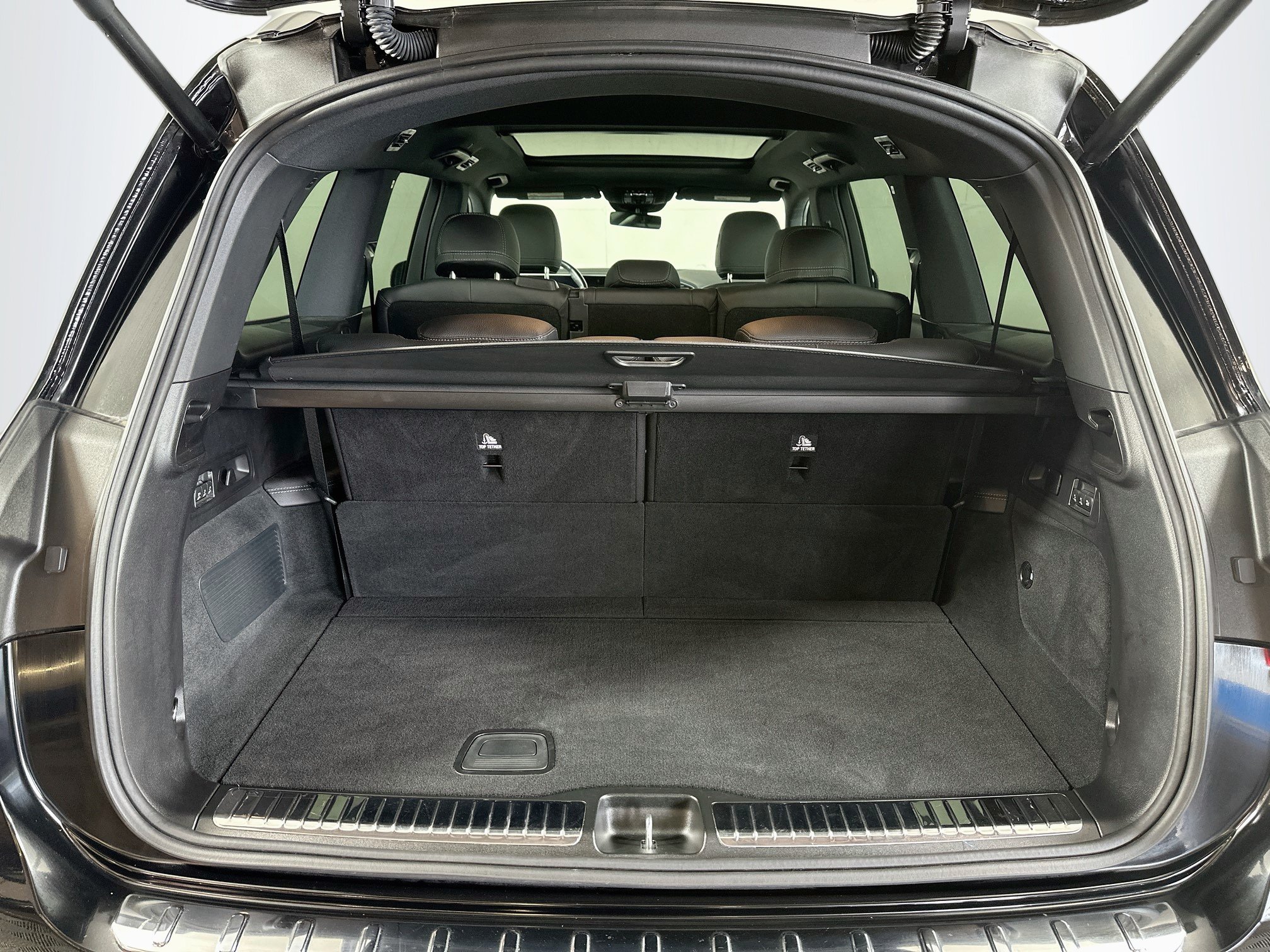 Certified 2025 Mercedes-Benz GLS 450 4MATIC image 28
