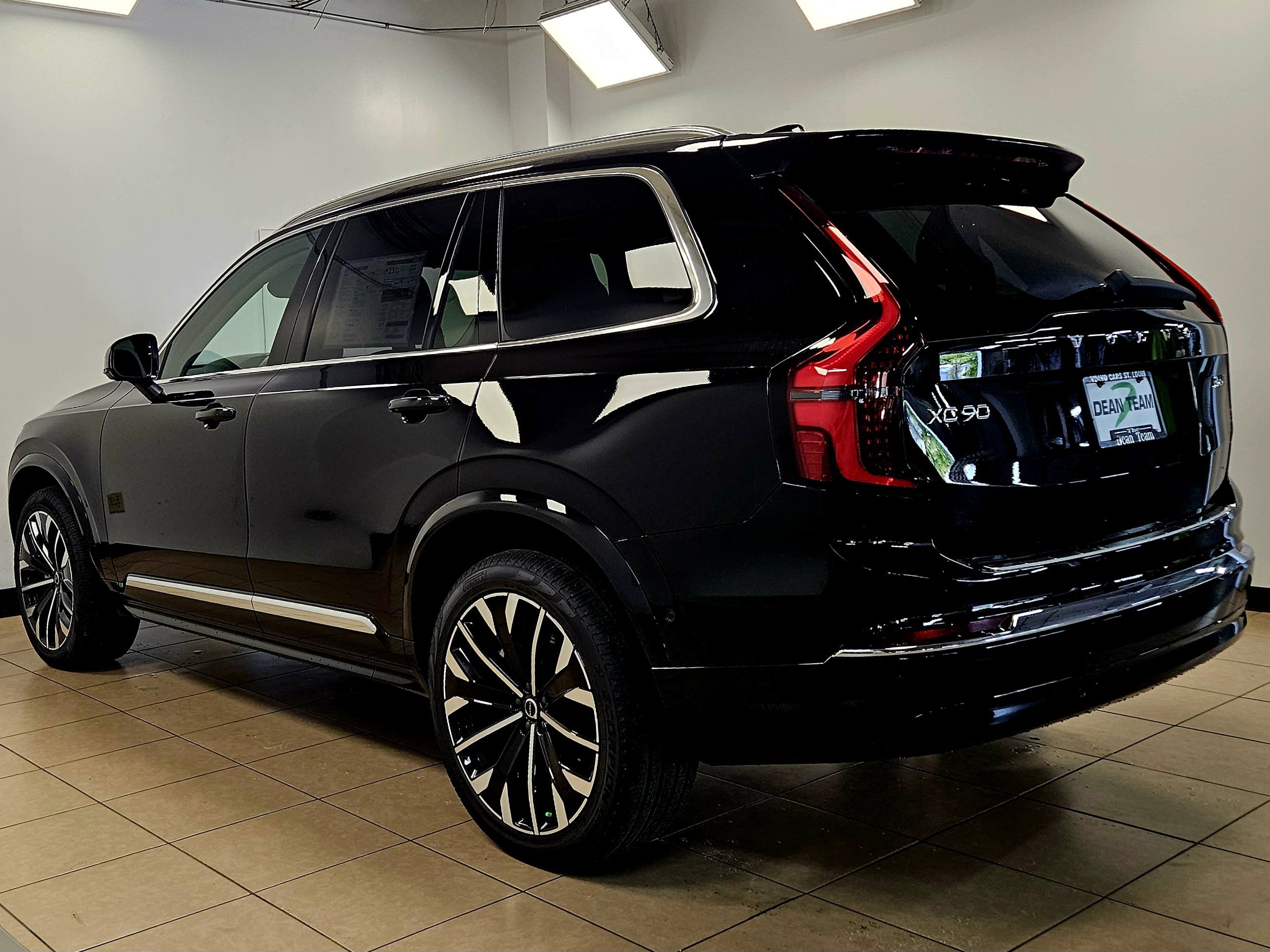 New 2026 Volvo XC90 B6 Plus w/ Protection Package Premier AWD/4WD image 5