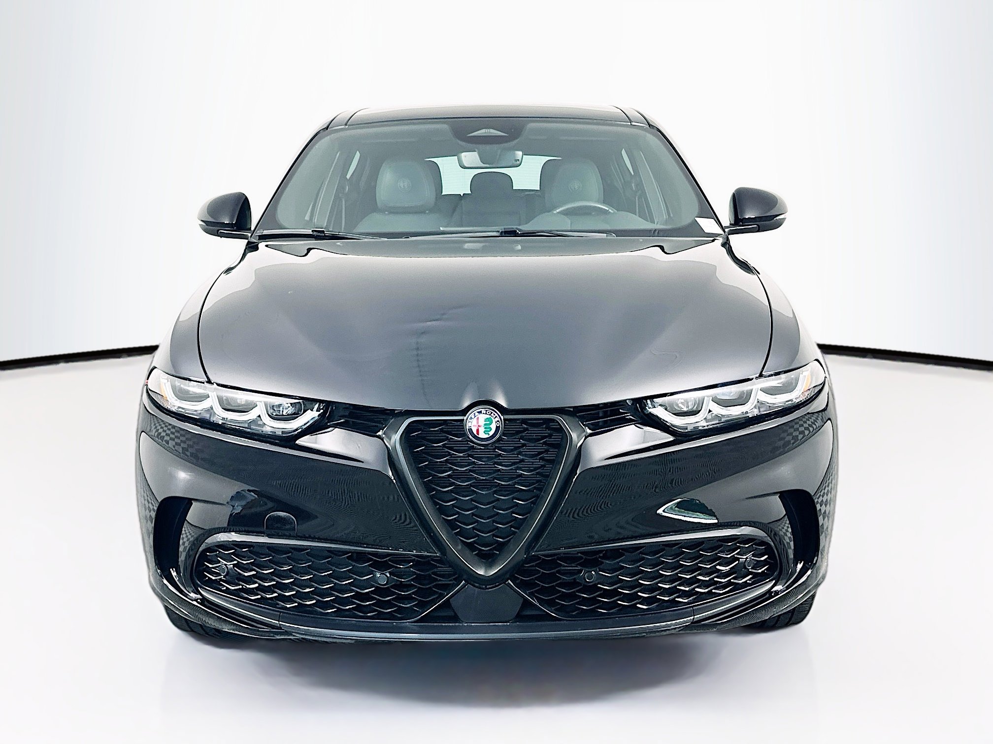 Used 2024 Alfa Romeo Tonale Veloce AWD/4WD image 2