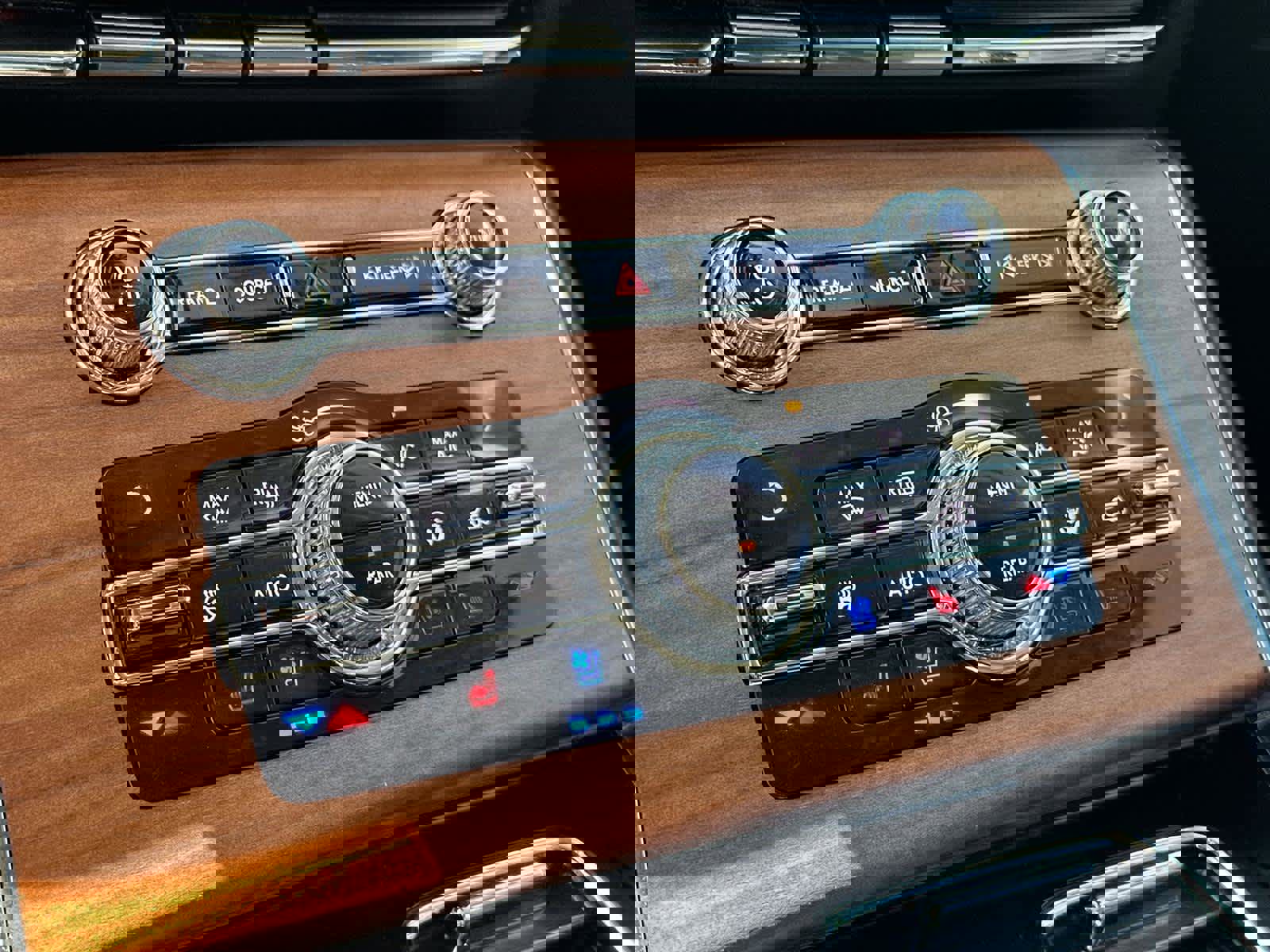 Used 2020 Lincoln Aviator Reserve w/ Equipment Group 201A image 26