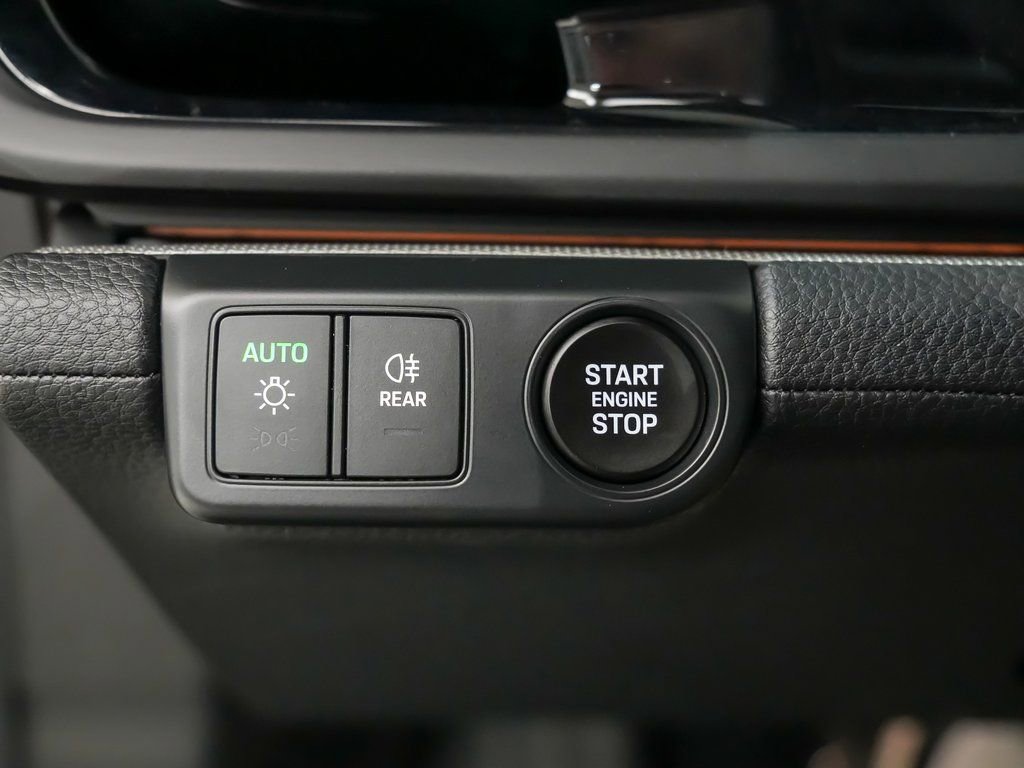 Used 2025 Porsche Panamera 4 image 23