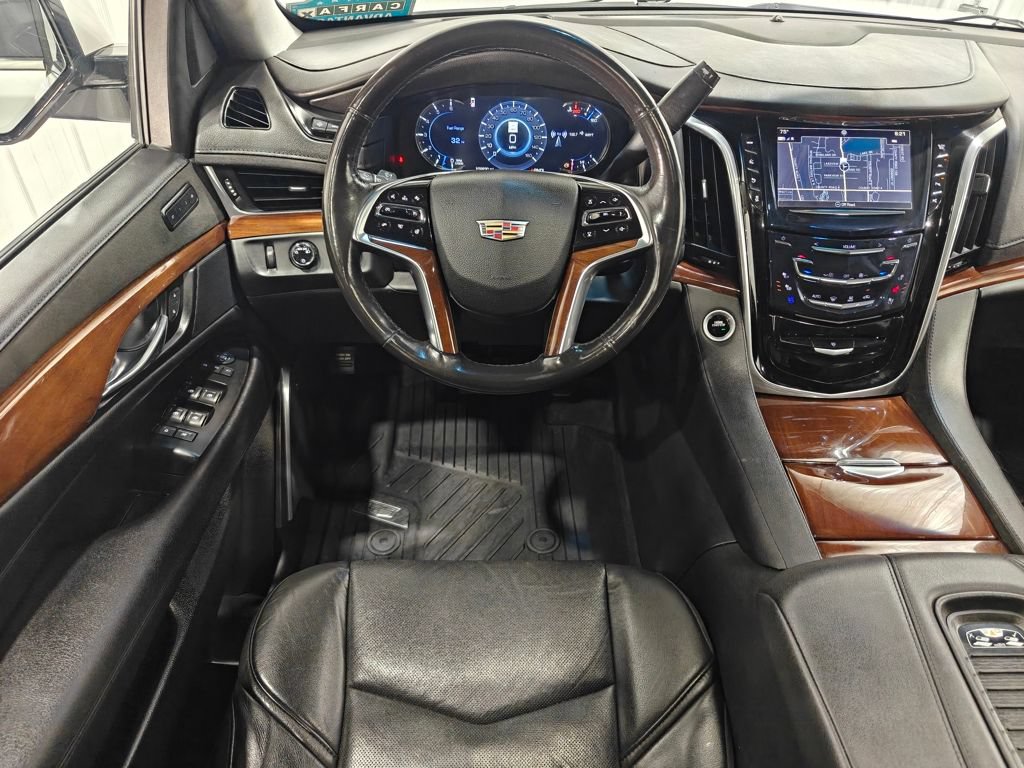 Used 2019 Cadillac Escalade Luxury AWD/4WD image 4
