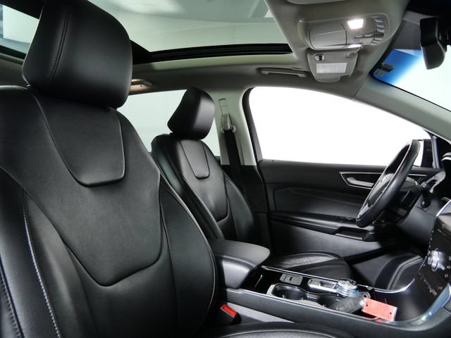 Certified 2020 Ford Edge Titanium w/ Canadian Touring Package AWD/4WD image 12