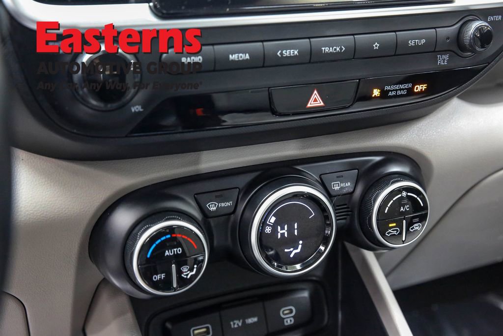 Used 2023 Hyundai Venue SEL image 20