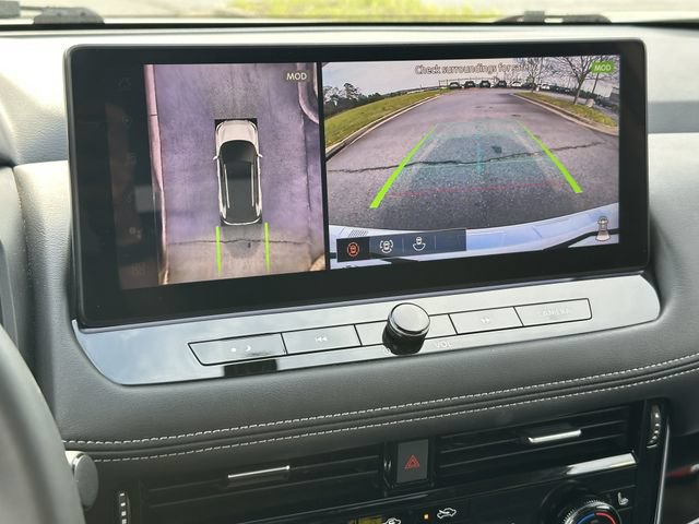 Certified 2025 Nissan Rogue SL w/ Tech Package FWD image 32