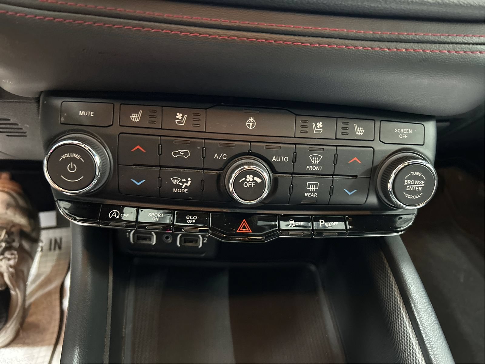 Used 2024 Dodge Durango GT AWD/4WD image 27