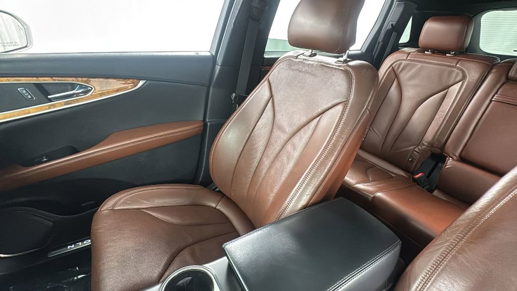 Used 2016 Lincoln MKX Reserve w/ Climate Package image 13