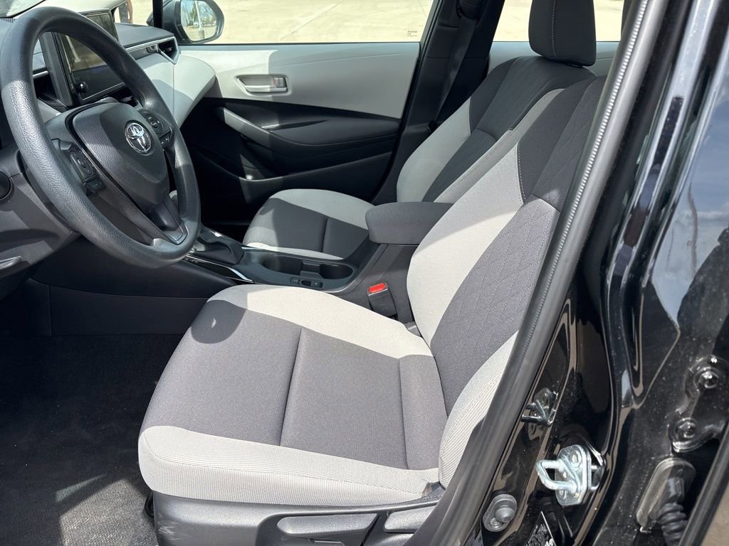 Used 2026 Toyota Corolla LE FWD image 12