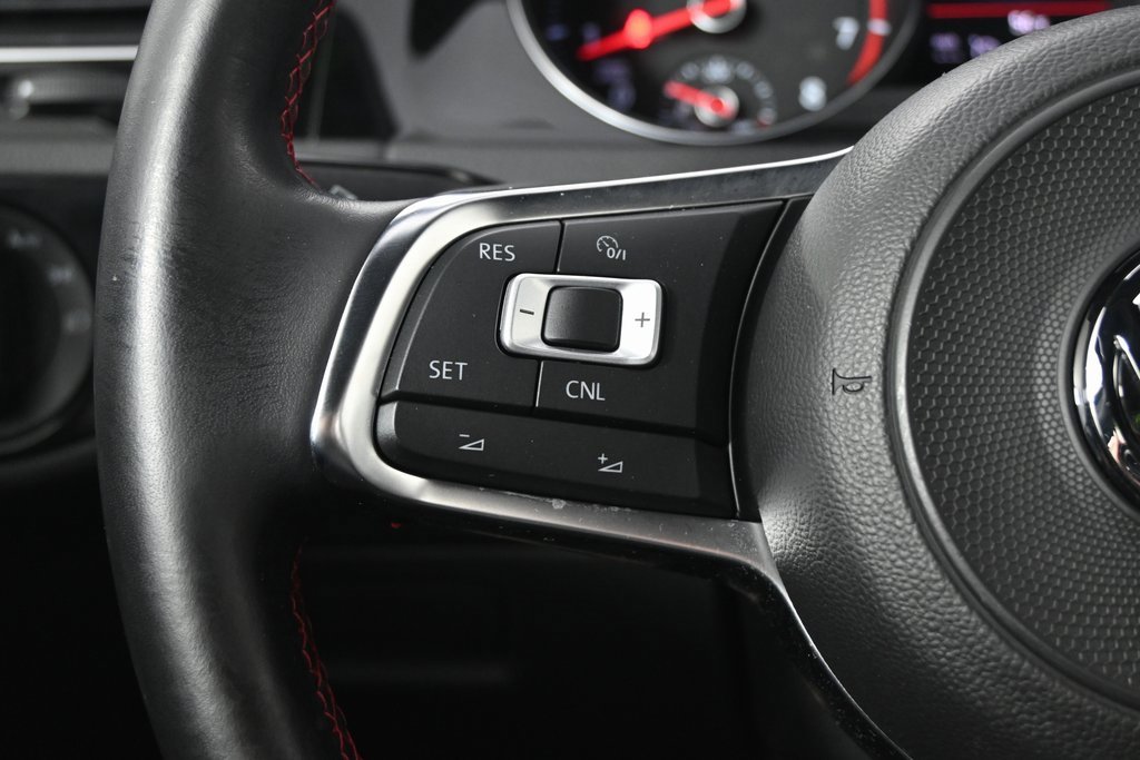 Used 2018 Volkswagen Golf 4-Door image 33