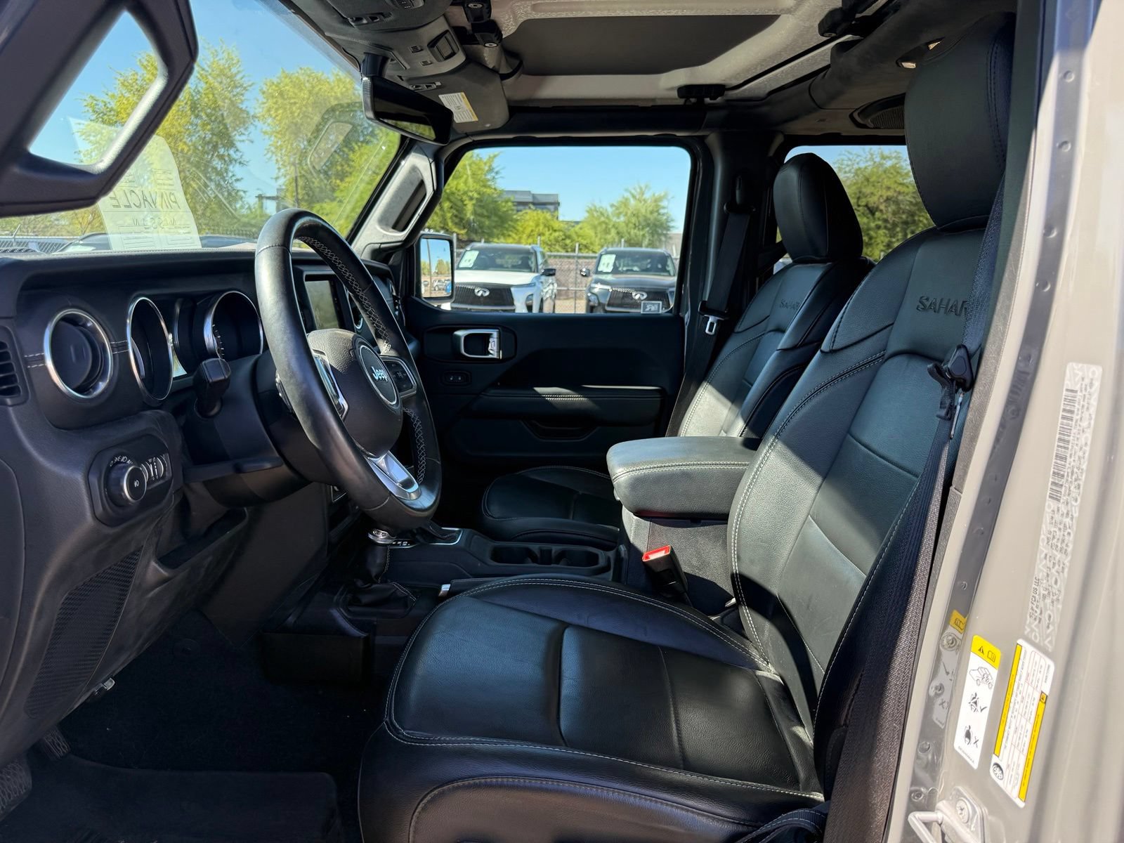 Used 2019 Jeep Wrangler Unlimited Sahara AWD/4WD image 13