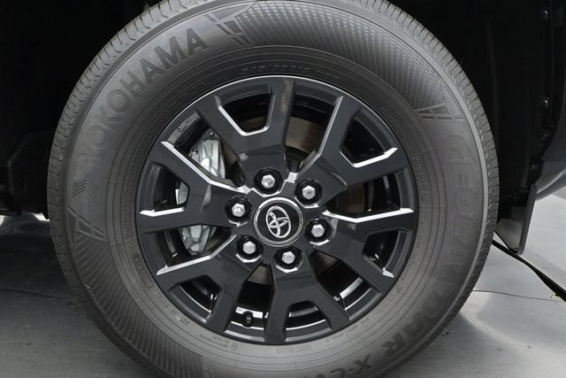 New 2026 Toyota 4Runner SR5 AWD/4WD image 15