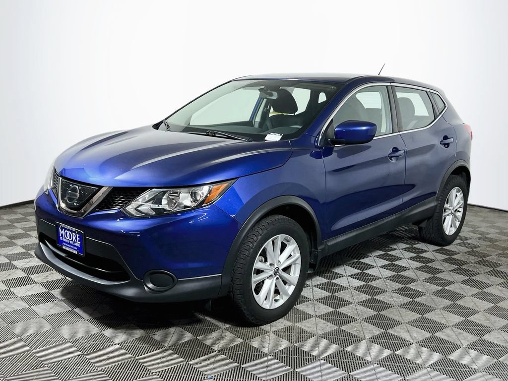 Used 2019 Nissan Rogue Sport S w/ Appearance Package FWD image 3