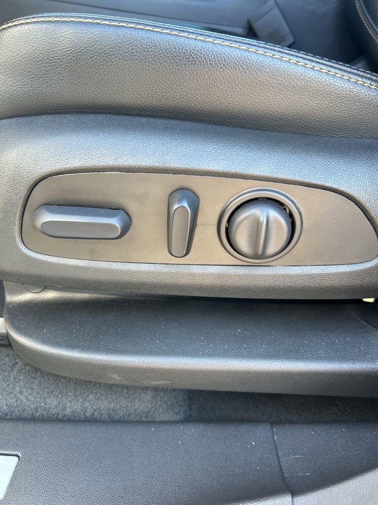 Used 2023 Chevrolet Equinox Premier image 28