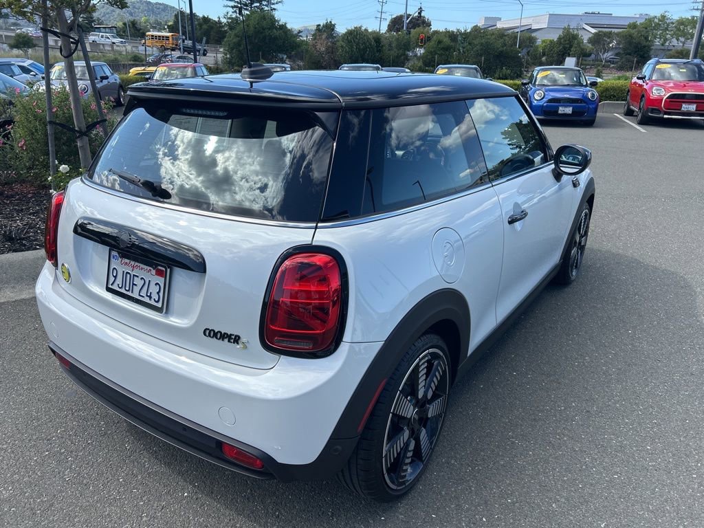 Used 2024 MINI Cooper SE image 5