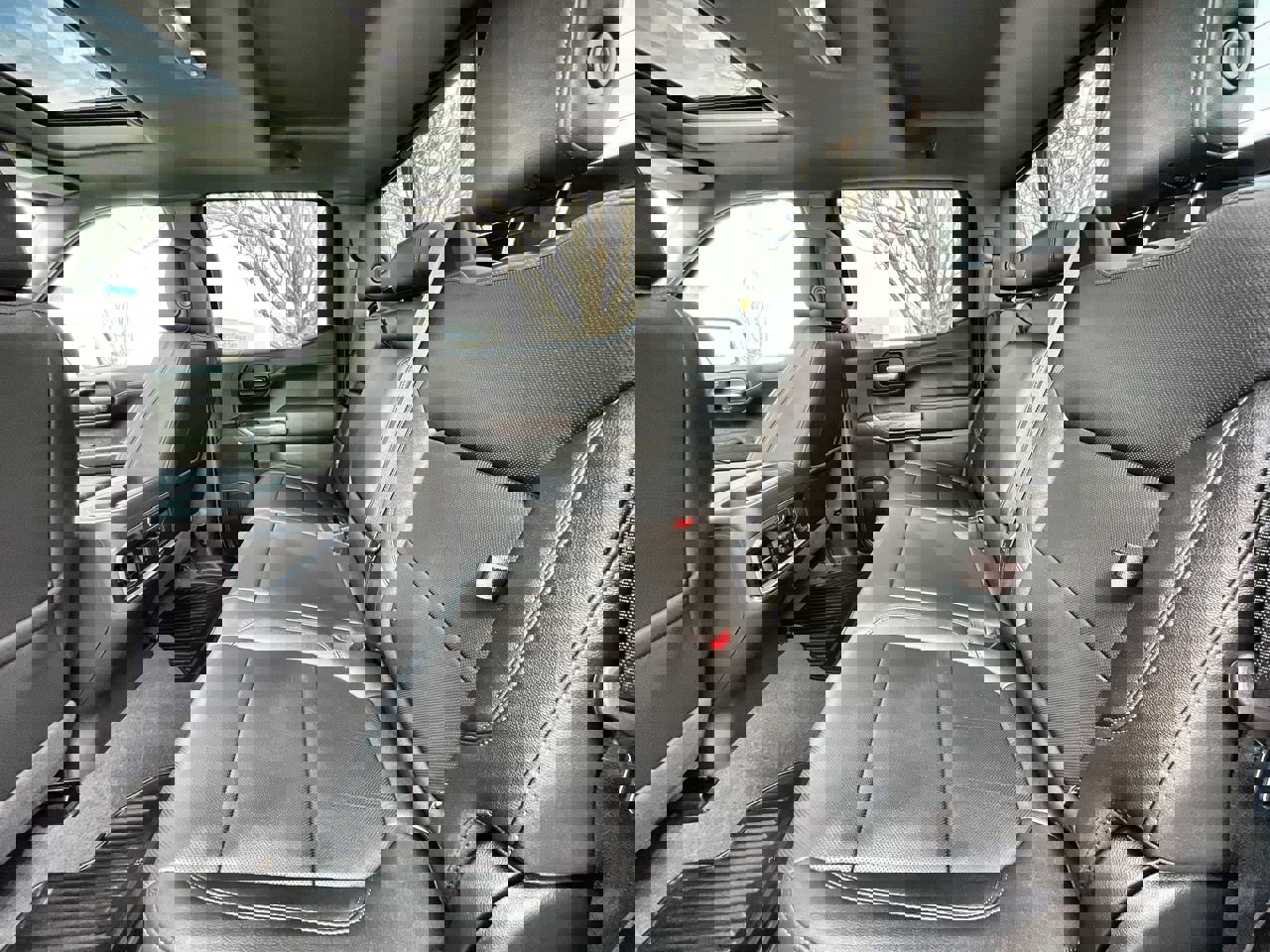 Used 2021 Chevrolet Silverado 1500 LTZ w/ Technology Package image 26