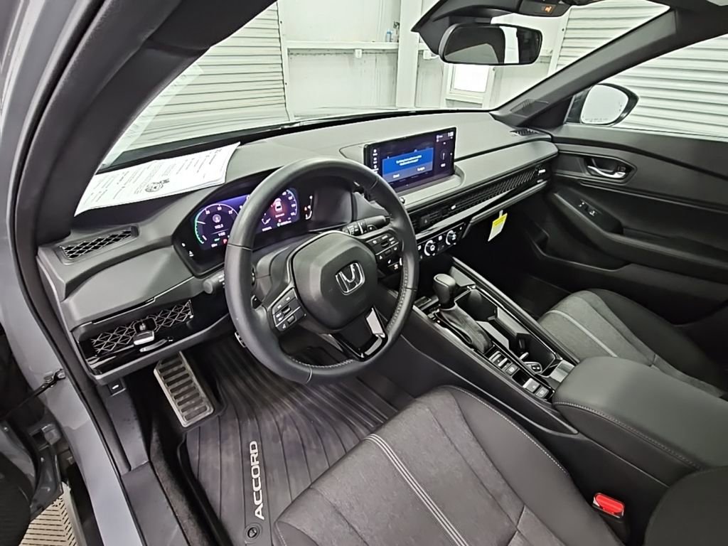 Used 2025 Honda Accord Sport image 12