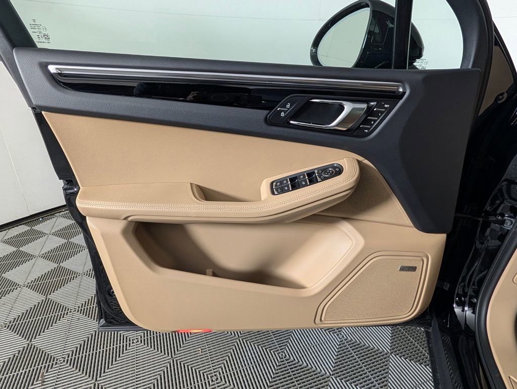 New 2026 Porsche Macan AWD/4WD image 25