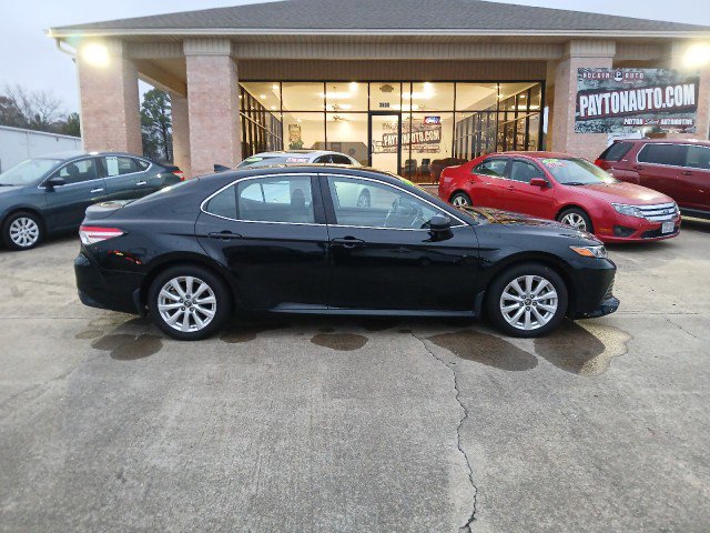 Used 2019 Toyota Camry LE image 2