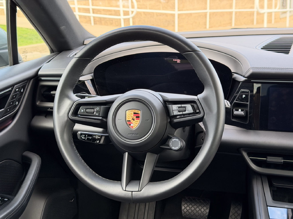 Used 2025 Porsche Macan 4 Electric AWD/4WD image 23