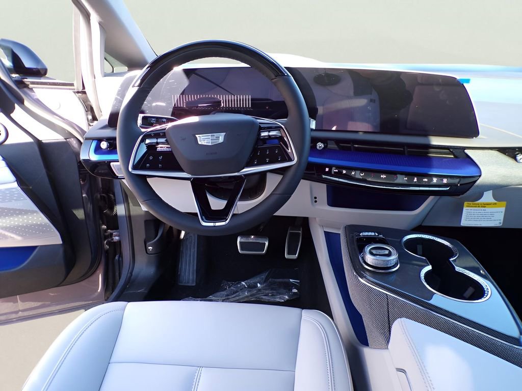 New 2026 Cadillac Optiq Luxury 1 image 8