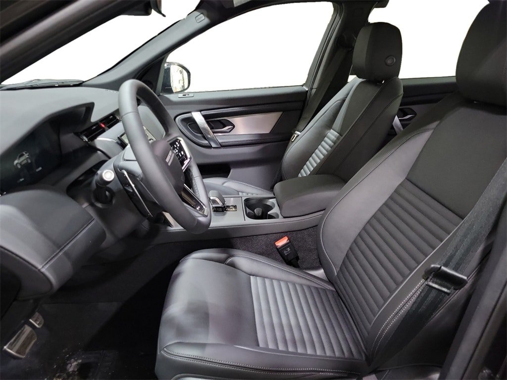 New 2025 Land Rover Discovery Sport Dynamic SE AWD/4WD image 13