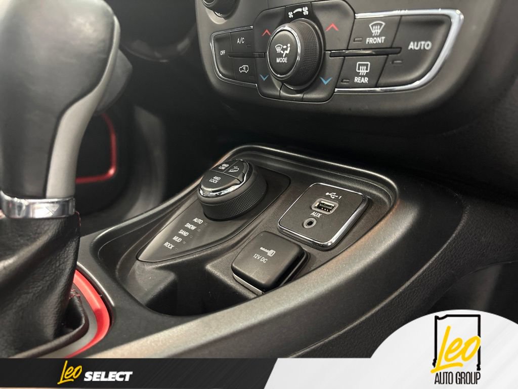 Used 2019 Jeep Compass Trailhawk w/ Leather Interior Group AWD/4WD image 14
