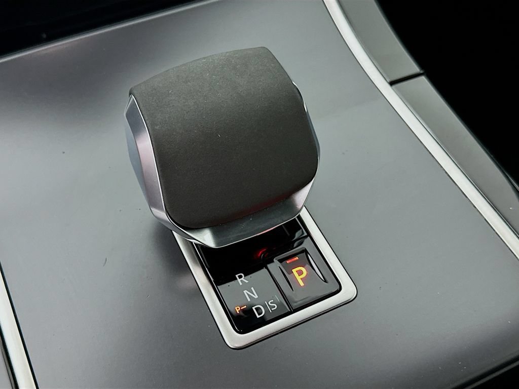 Used 2024 Land Rover Range Rover Velar Dynamic SE AWD/4WD image 19