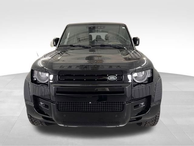 Used 2025 Land Rover Defender 130 V8 image 3