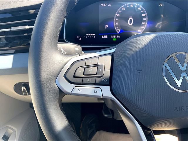 Used 2025 Volkswagen Jetta SE w/ Sunroof Package FWD image 13