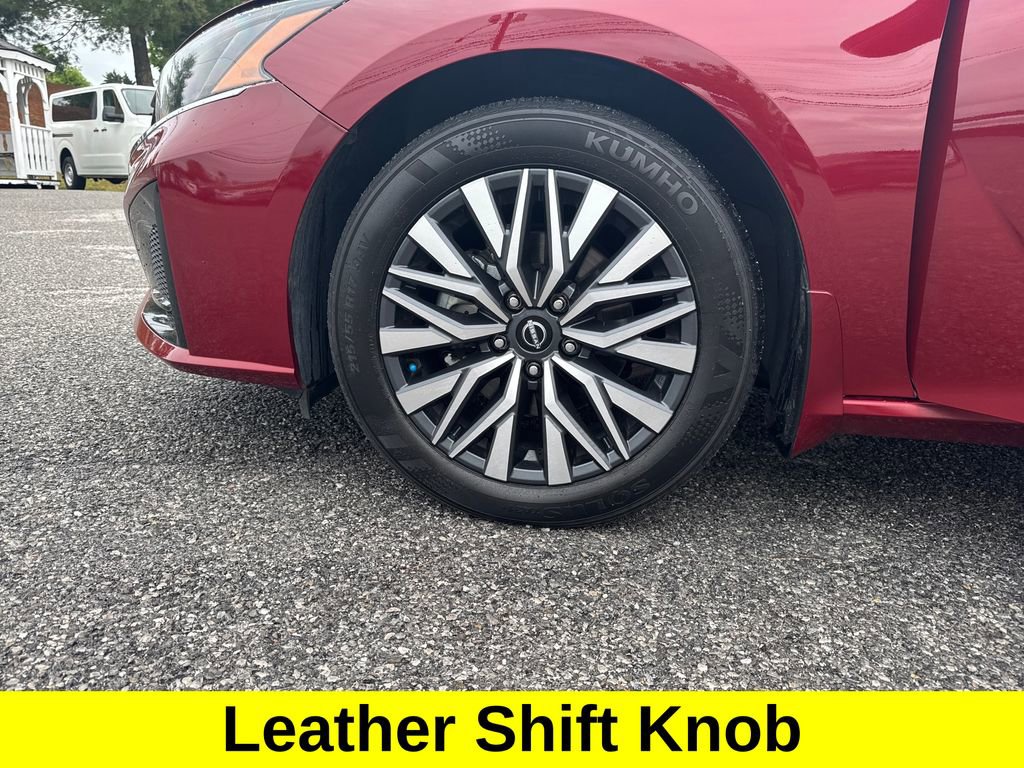 Used 2024 Nissan Altima 2.5 SV w/ SV Premium Package FWD image 28