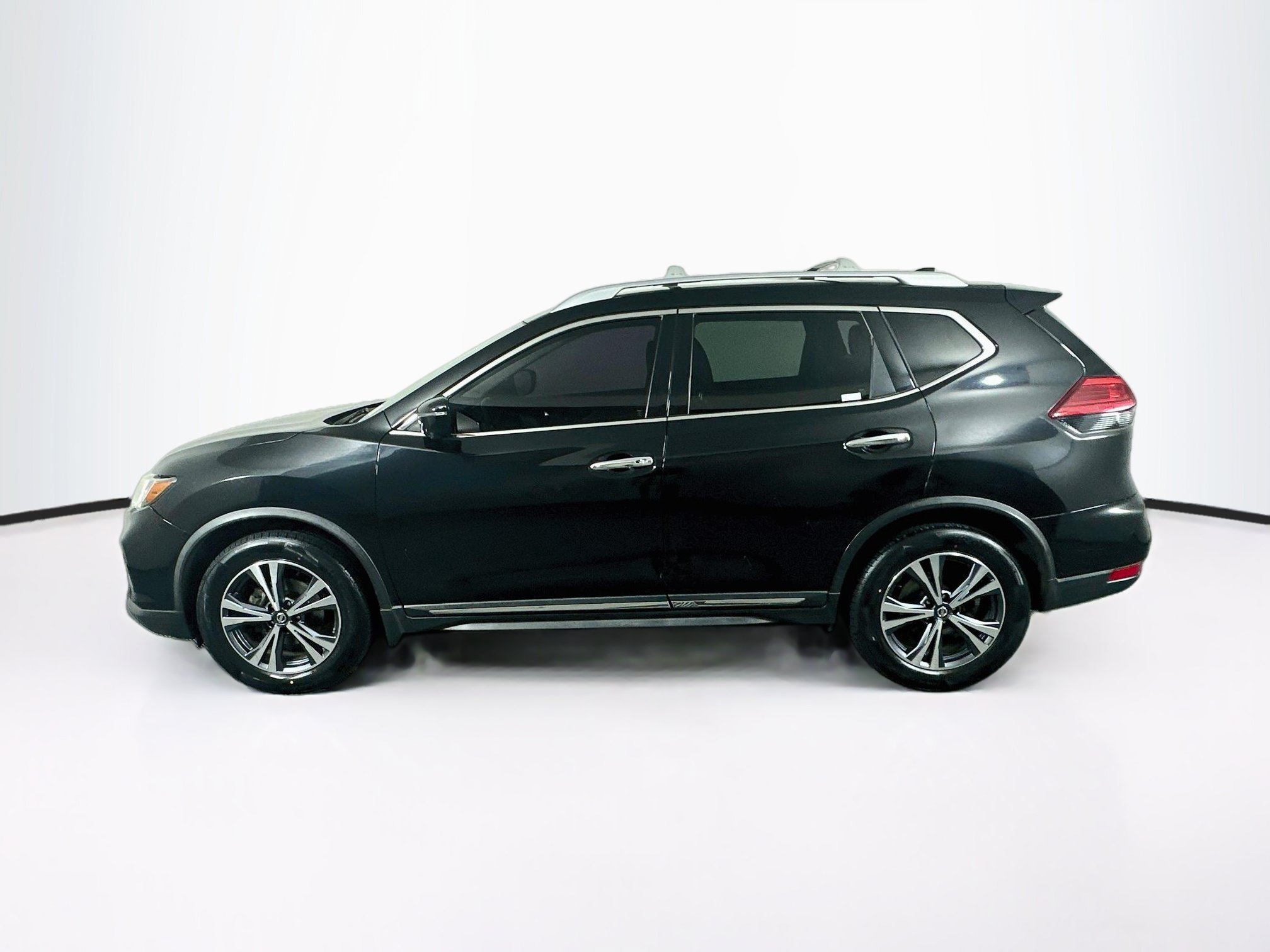 Used 2017 Nissan Rogue SL FWD image 4