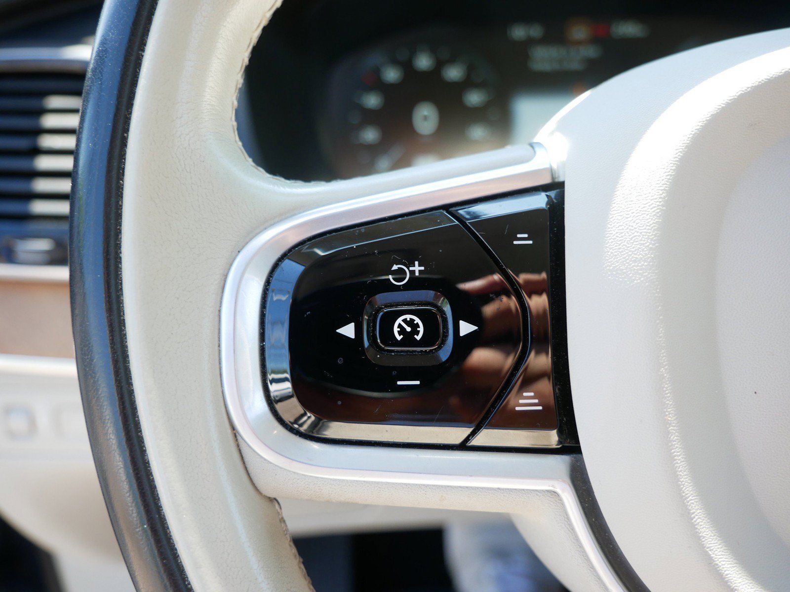 Used 2020 Volvo XC90 T8 Inscription AWD/4WD image 27