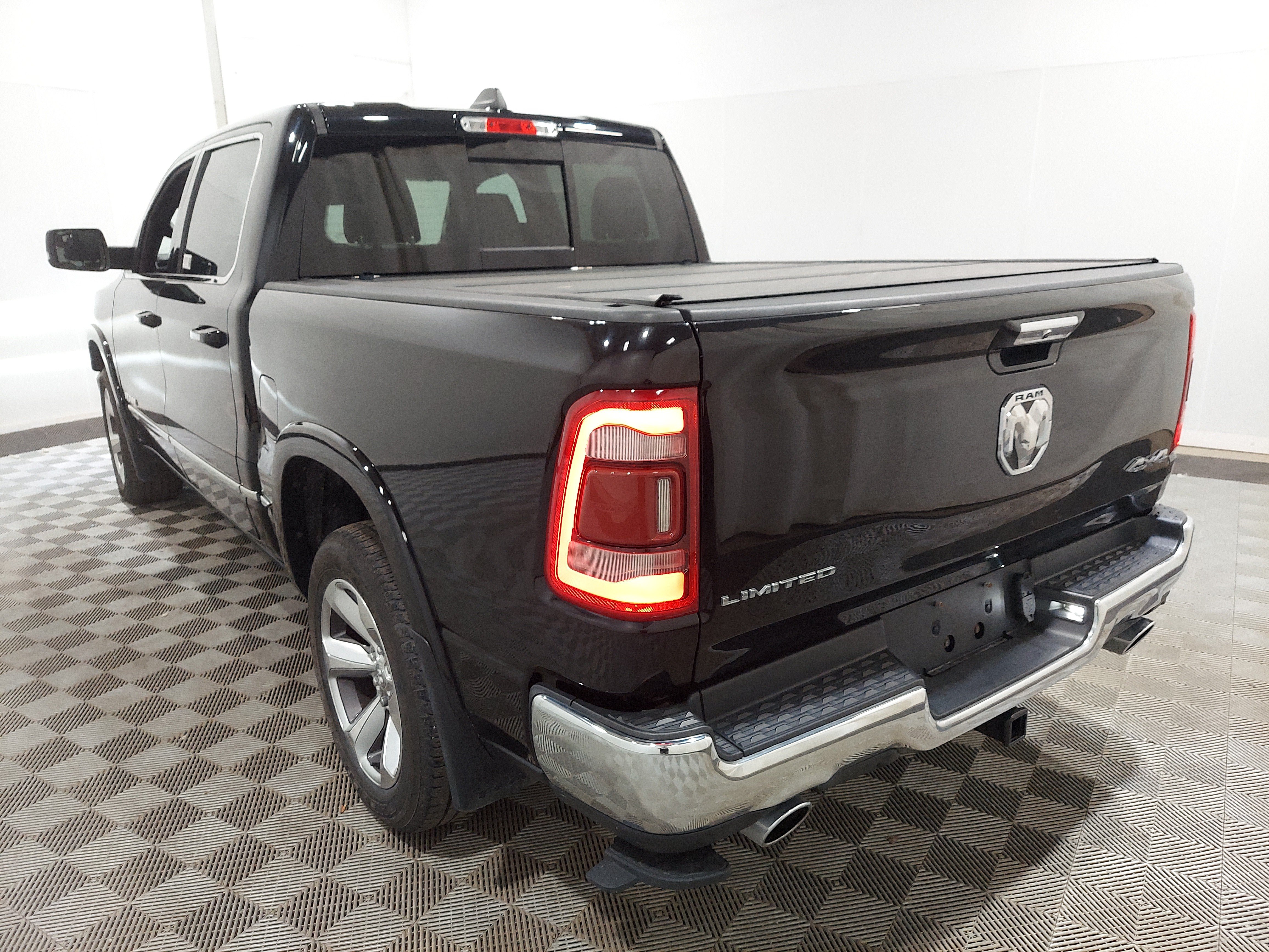 Used 2022 RAM 1500 Limited w/ Bed Utility Group AWD/4WD image 2