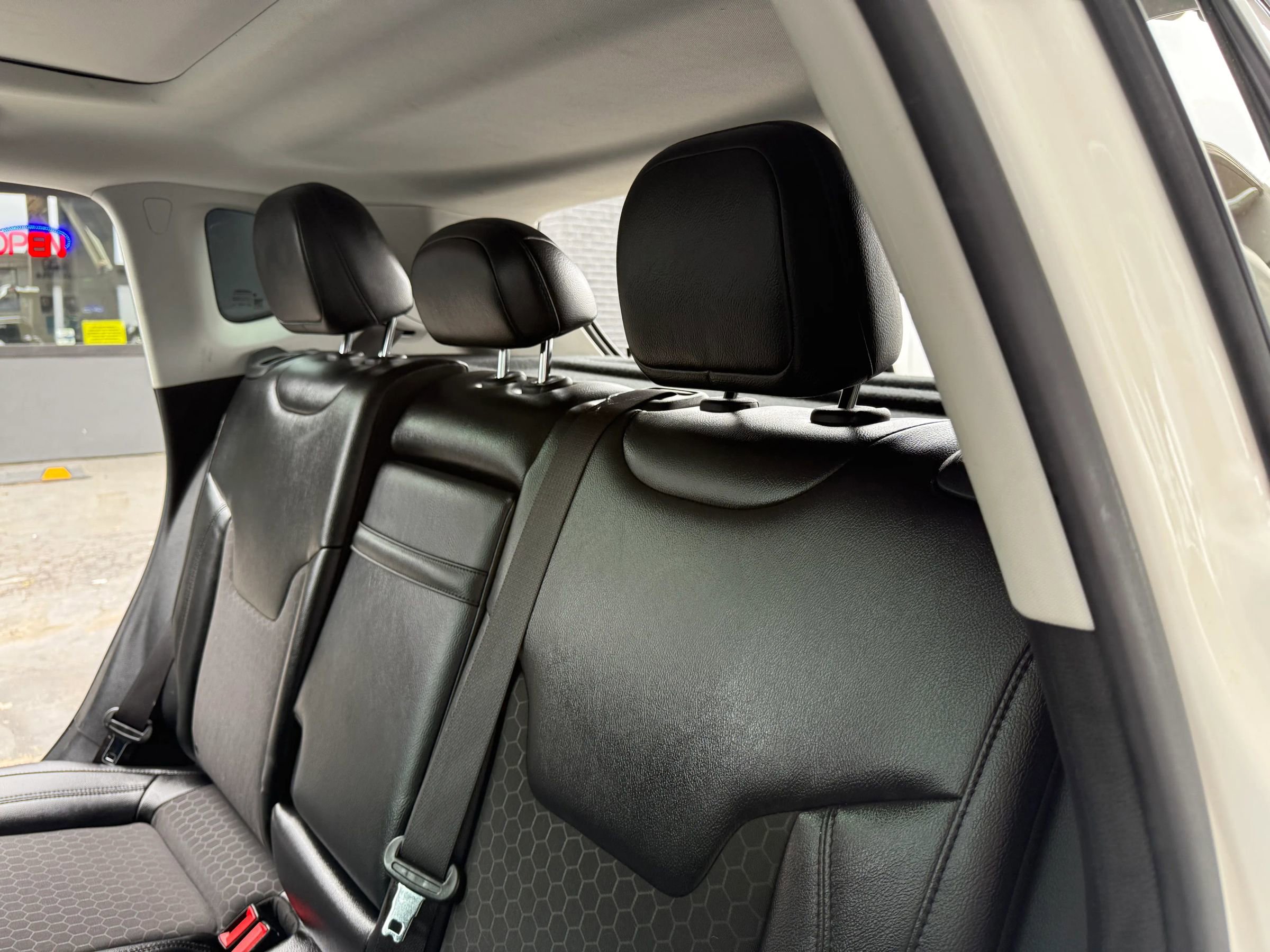 Used 2019 Jeep Compass Latitude image 16