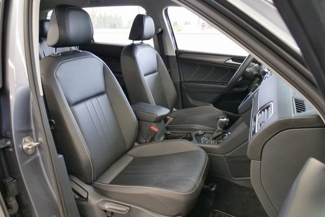 Used 2022 Volkswagen Tiguan SE image 16