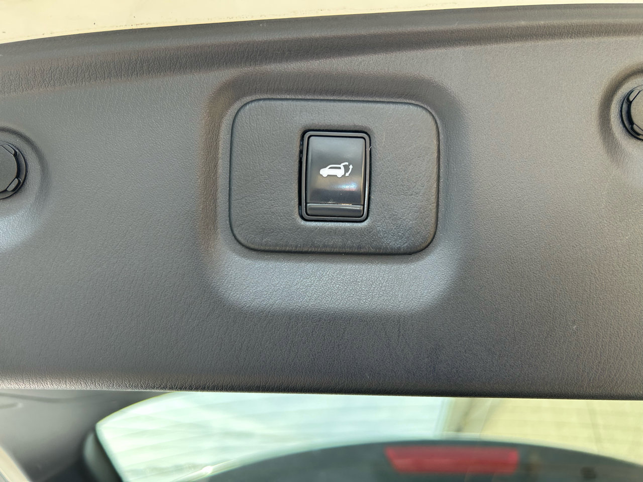 Used 2020 Nissan Pathfinder SL image 27