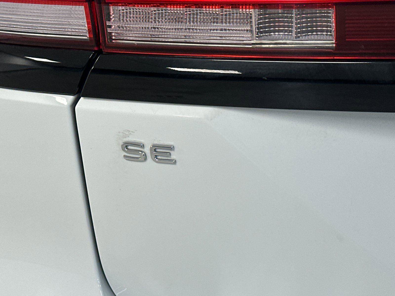 Used 2025 Volkswagen Atlas Peak Edition SE image 26