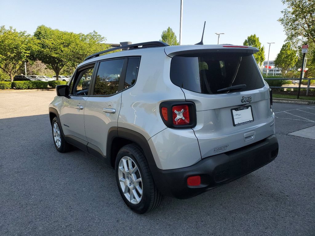 Used 2021 Jeep Renegade Latitude FWD image 3