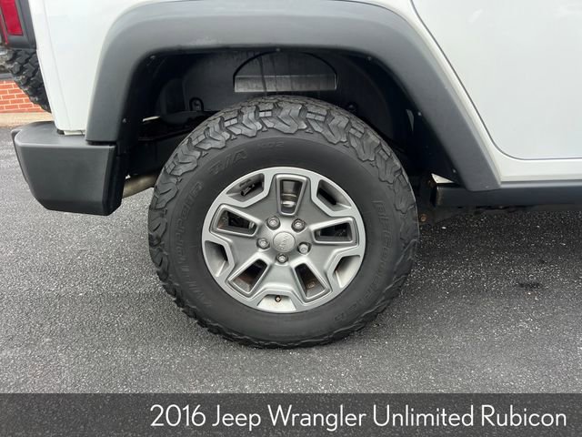 Used 2016 Jeep Wrangler Unlimited Rubicon w/ Connectivity Group image 13
