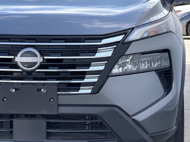Used 2024 Nissan Rogue SV FWD image 8