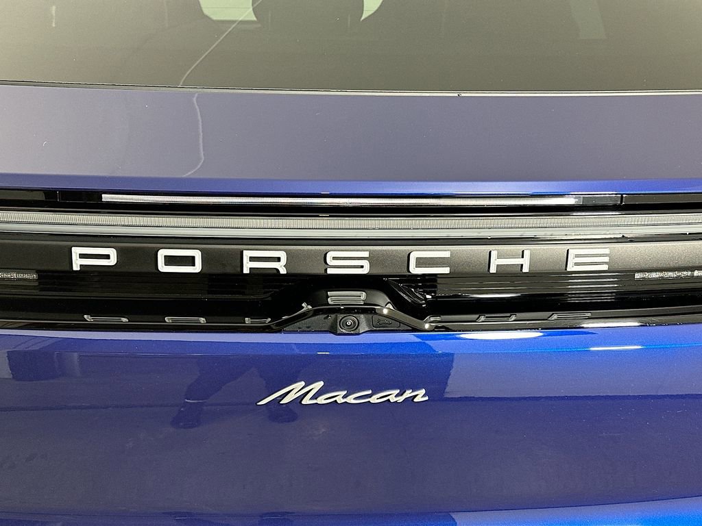 Certified 2025 Porsche Macan Electric image 35