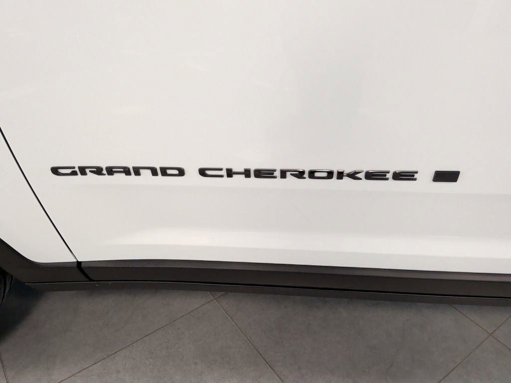 New 2025 Jeep Grand Cherokee Limited image 42