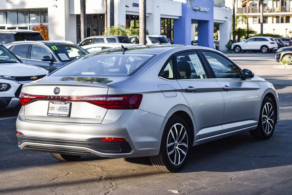 Used 2025 Volkswagen Jetta SE image 6