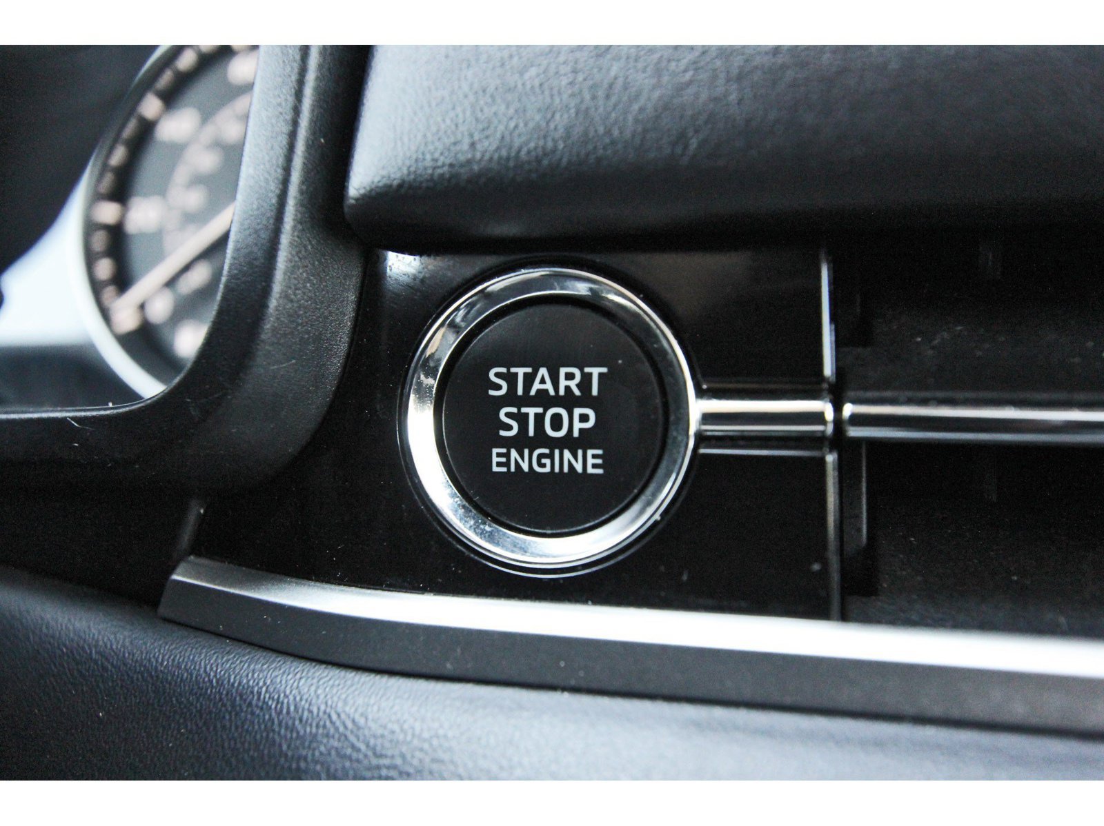 Used 2025 Mitsubishi Outlander SE FWD image 24