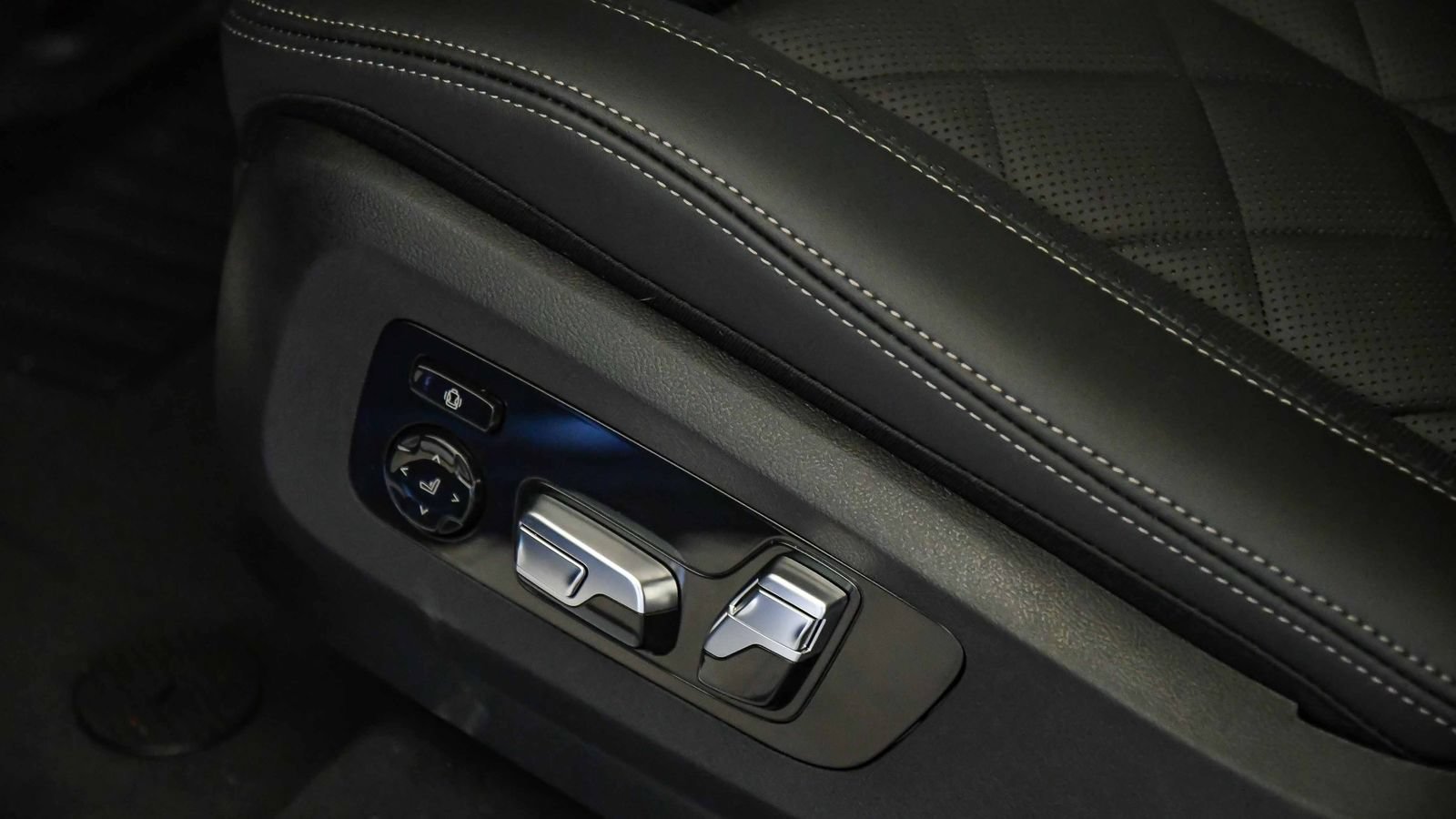 New 2026 BMW X5 M60i AWD/4WD image 32